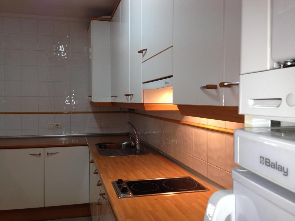 Apartamentos Turisticos Puerta De Leon Room photo